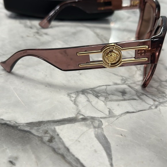 NIB Versace sunglasses - Picture 6 of 10